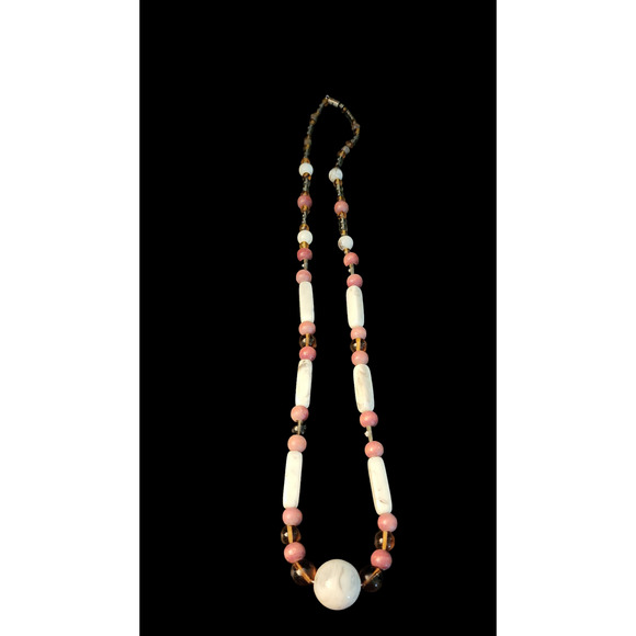 Unique Avon vintage beaded necklace - Picture 1 of 5